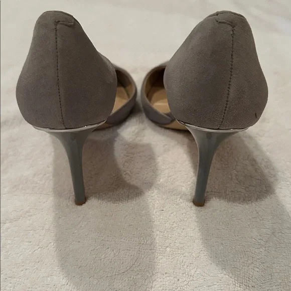 Chic Gray Pointed Toe Heels - Picture 3 of 3